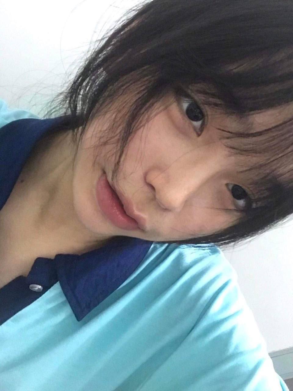 Em gái thủ dâm cho ny xem